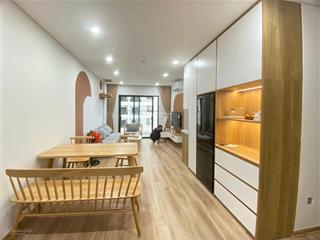 Chính chủ cho thuê căn góc 2pn, nội thất cao cấp, view hồ bơi tại chung cư fpt  vào ở ngay