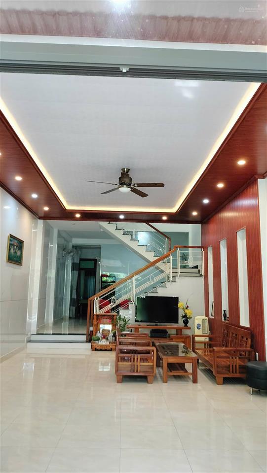 Bán nhanh 2 tầng ngay mặt tiền đường chu lai, cách chợ chỉ 300m, dt 110m2  giá tốt