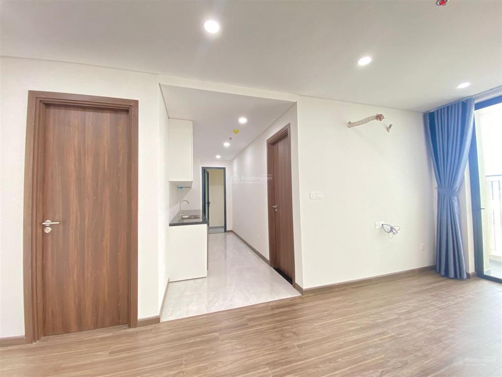Cho thuê căn hộ 2 phòng ngủ, hướng đông, view công viên, biển tại chung cư fpt plaza 2