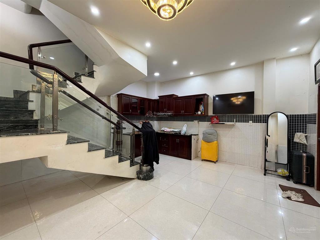 Bán nr 4pn, 4wc tại 27/40/16 huỳnh tịnh của, p. 4, q. 3, 7,5 tỷ vnd, 40m2