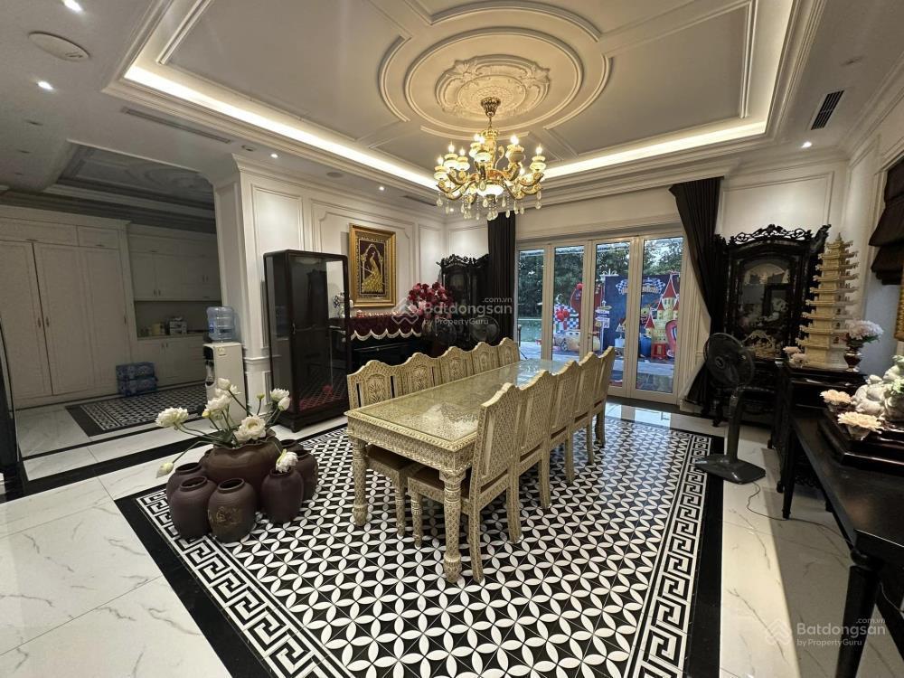 Chính chủ cần bán biệt thự mễ trì hạ nam từ liêm tt6 lô góc oto tránh 200m2 x 5 tầng kinh doanh  ở