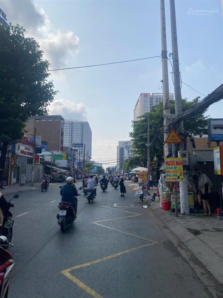 Bán nhà đường nguyễn xí dt 7 x 18m, 3 lầu giá 22 tỷ