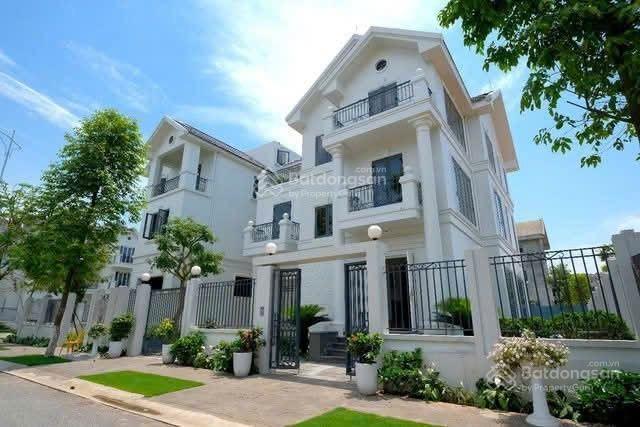 View sân golf đầm vạc e bán căn nhà kinh doanh đẹp