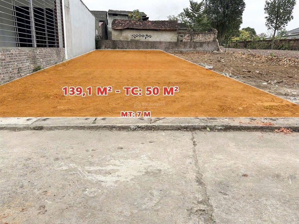 Cắt lỗ đất gần trường chuyên vĩnh phúc 2km.
