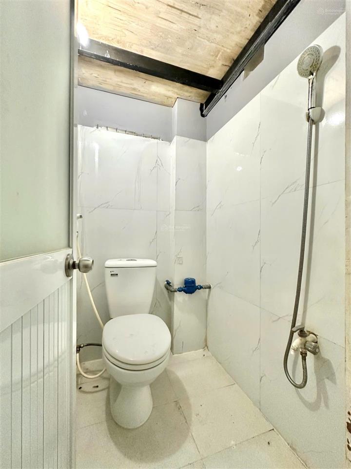 Cho thuê phòng trọ giá rẻ, có gác lửng, cổng sau công viên pmqt
