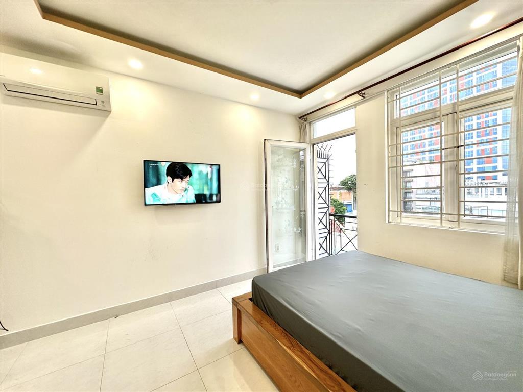 Căn hộ ban công full tiện nghi đ. lê văn sỹ q3  hẻm ô tô, thang máy bảo vệ 24/7