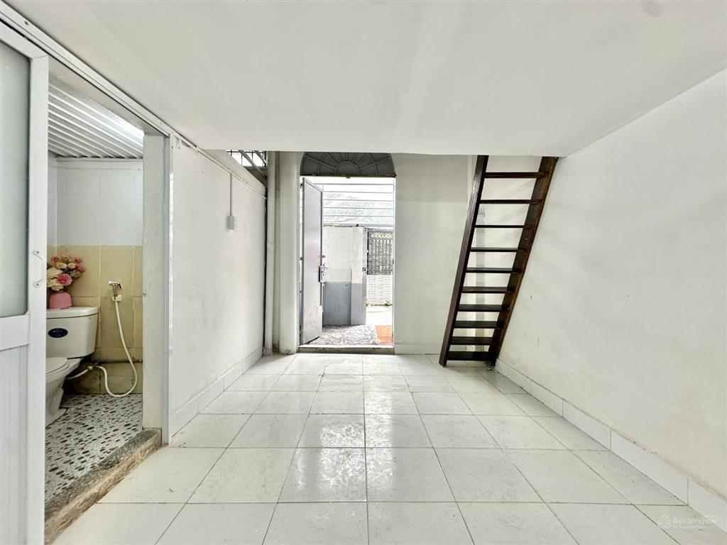 Cho thuê kiot 20m² + gác lửng tách bếp sân trước rộng thoáng gần công viên làng hoa gò vấp