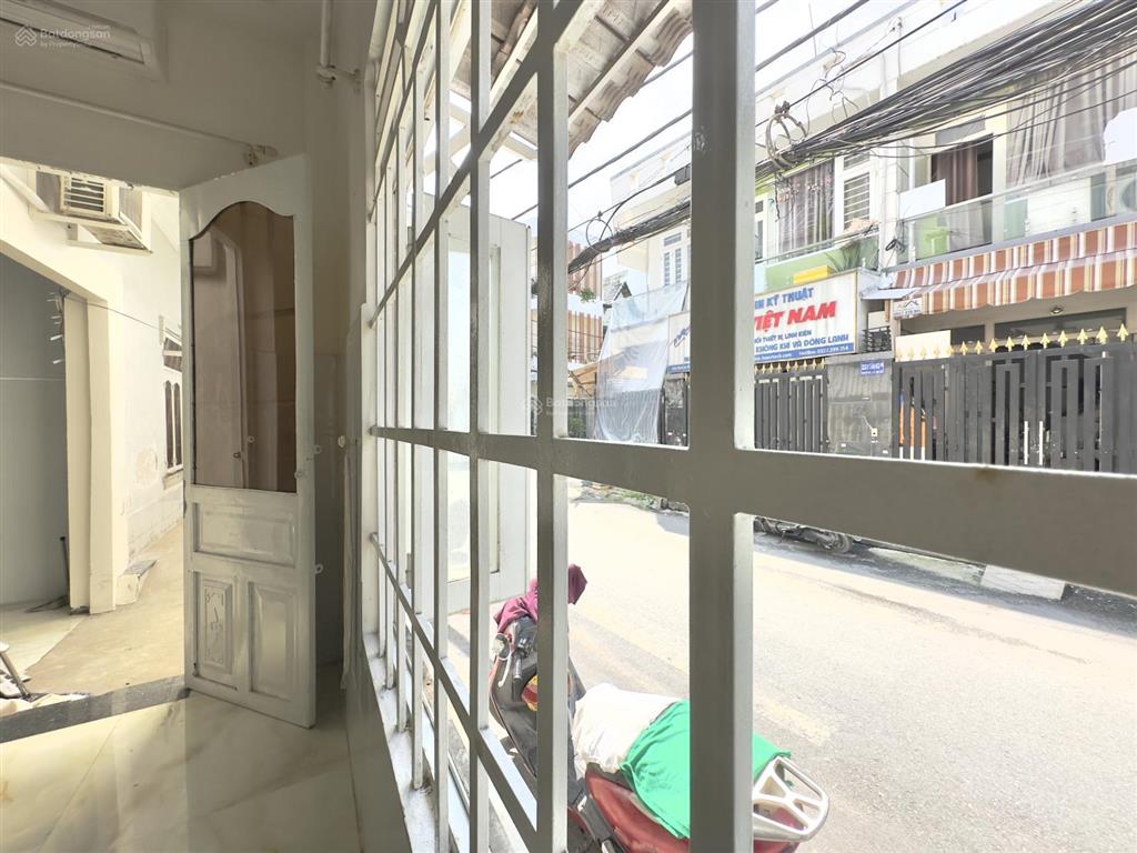 Phòng đẹp tiện nghi cửa sổ trời thoáng mát tầng trệt q.gò vấp  không giới hạn người ở