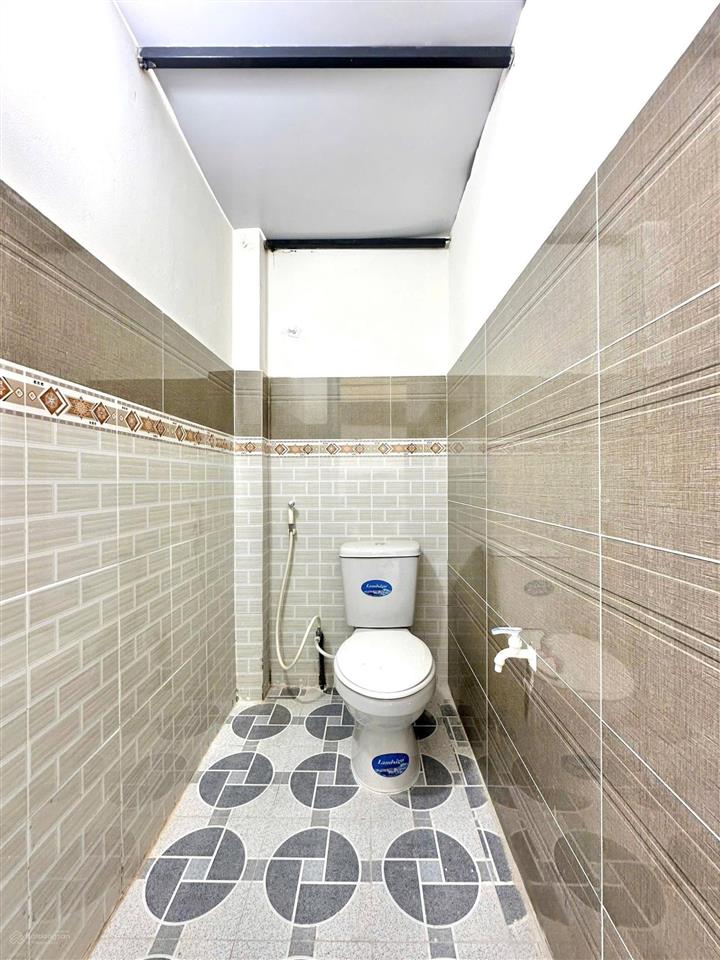 Cho thuê phòng gác lửng tại trần văn mười hóc môn  cửa sổ ban công cực thoáng mát, bãi xe rộng