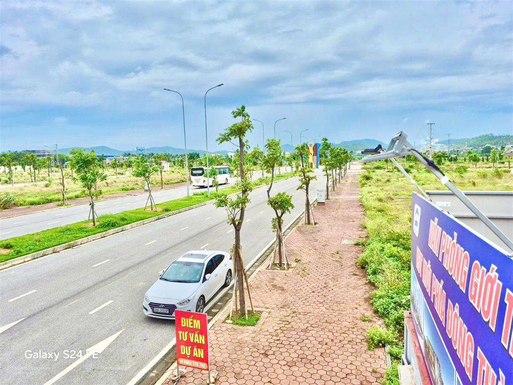 Cc gửi bán lô đất nền mặt trục đường đôi 36 mét nối ql18 & kcn cộng hòa    0965 803 ***