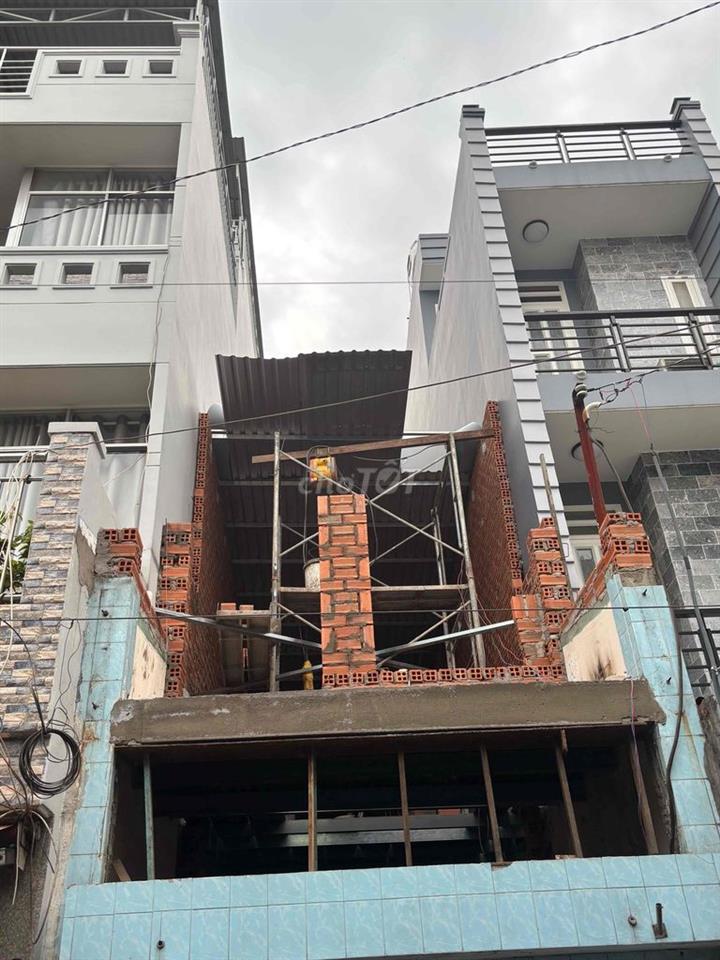 Chính chủ bán nhà 2 tầng hẻm 5m dt 38m2 đang sửa mới