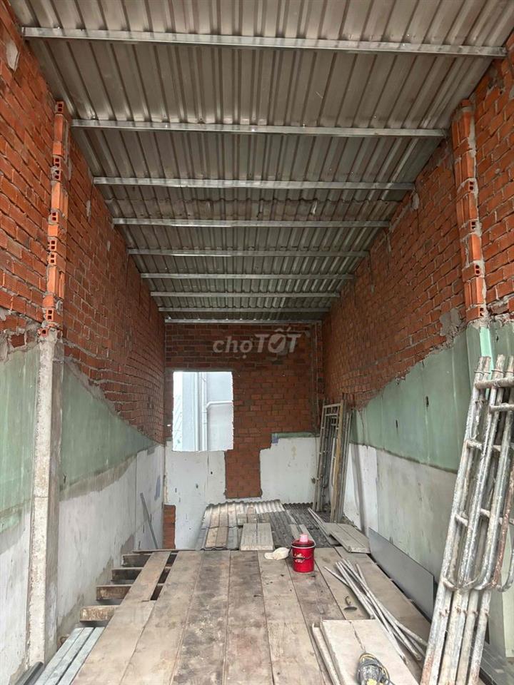 Chính chủ bán nhà 2 tầng hẻm 5m dt 38m2 đang sửa mới
