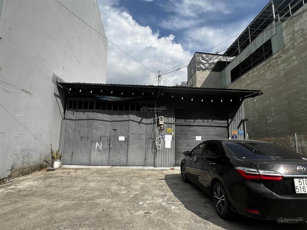 Chính chủ cho thuê kho rộng 400 m2, ngang 10 sâu 40