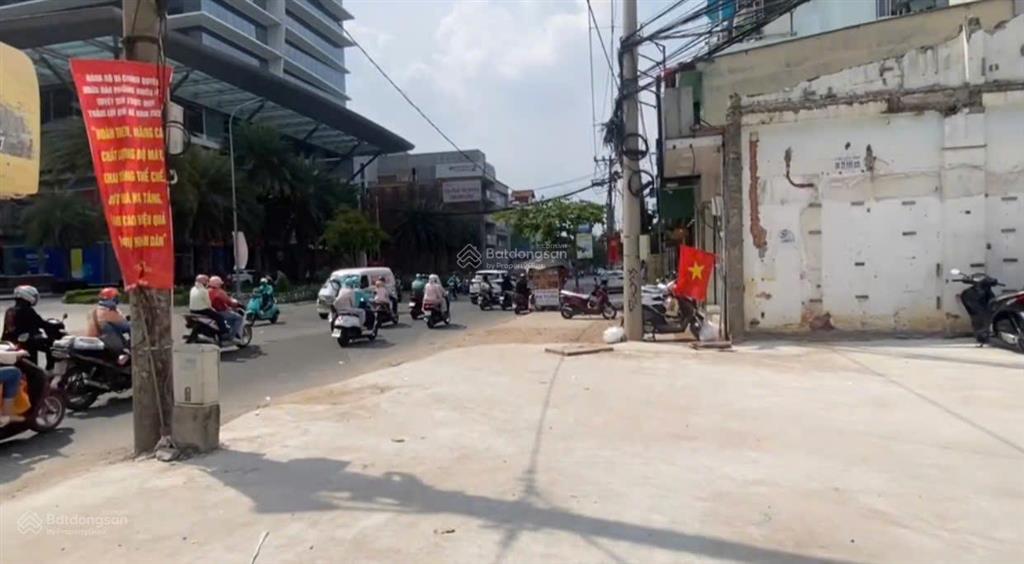 Bán nhà chính chủ đường cmt8, ngay metro dân chủ phường nhiêu lộc tp. hồ chí minh