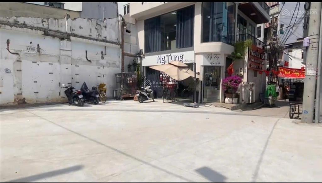 Bán nhà chính chủ đường cmt8, ngay metro dân chủ phường nhiêu lộc tp. hồ chí minh