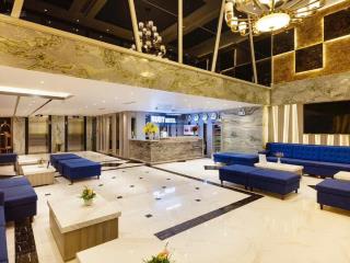 Bán gấp khách sạn cao cấp mặt biển trần phú  nha trang (189 tỷ  211,5 m2).  0911 906 ***