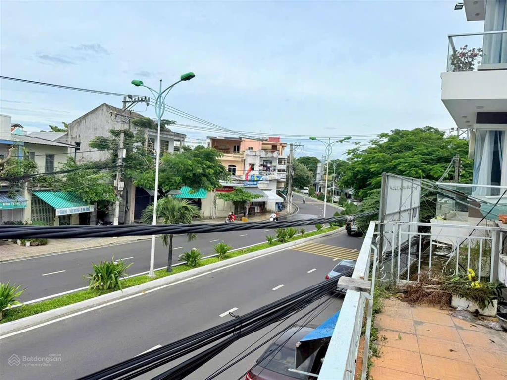 Nhà 3 tầng mặt tiền biển trần phú  nha trang, 17 tỷ.  ngay 0911 906 ***