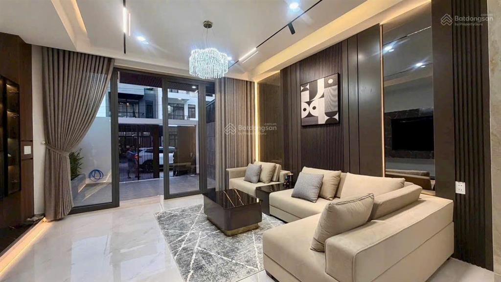 Siêu phẩm nhà phố gói 5 mỹ gia  full nội thất cao cấp  có thang máy.  ngay 0911 906 ***