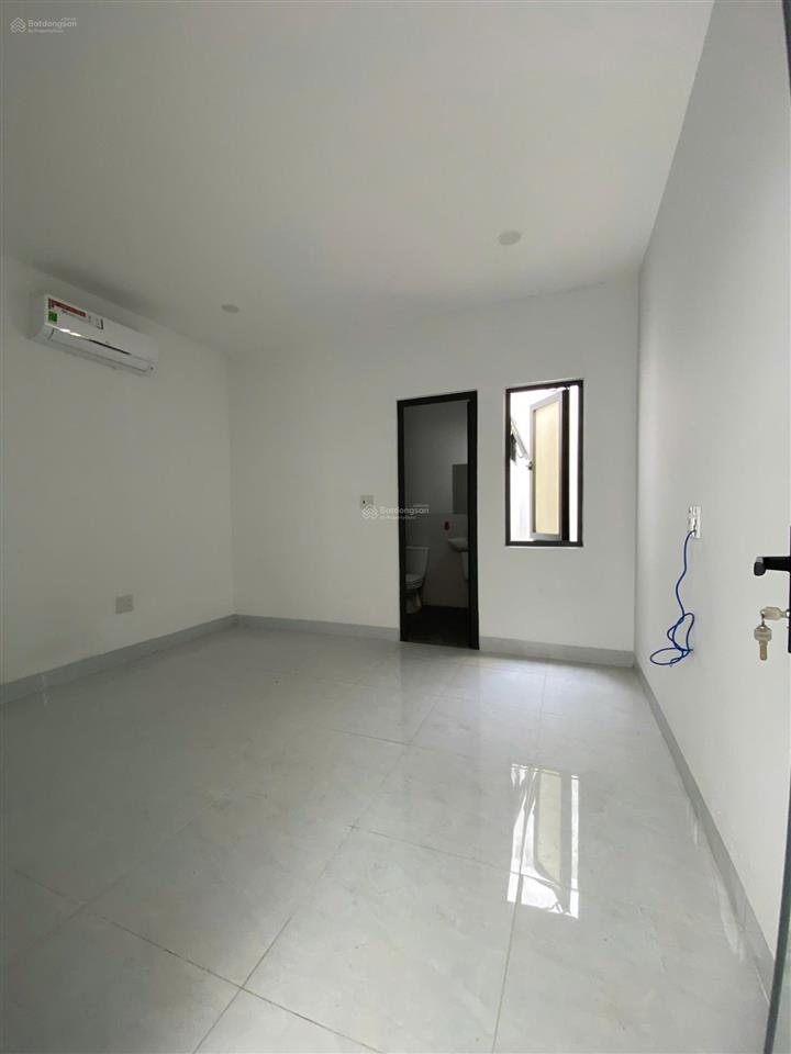 Giảm ngay 200tr  bán nhanh nhà 2 tầng mặt tiền đường b9, kđt vcn phước long 2
