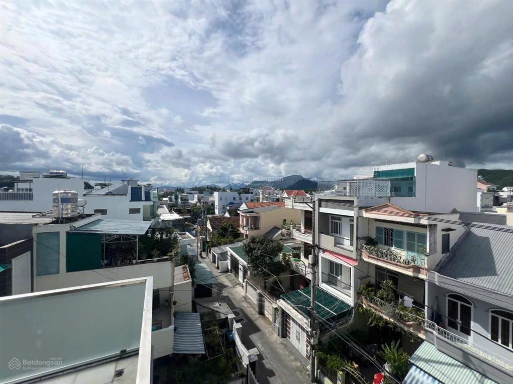 Bán biệt thự mini trung tâm tp. nha trang gần biển, gần chợ đầm.  0911 906 ***