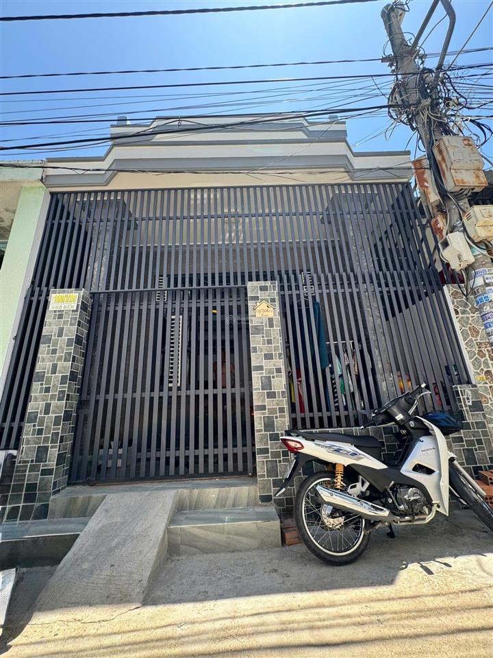Bán nhà gần đường ngô đến, đường ô tô, cách biển 800m, gần suối khoáng nóng