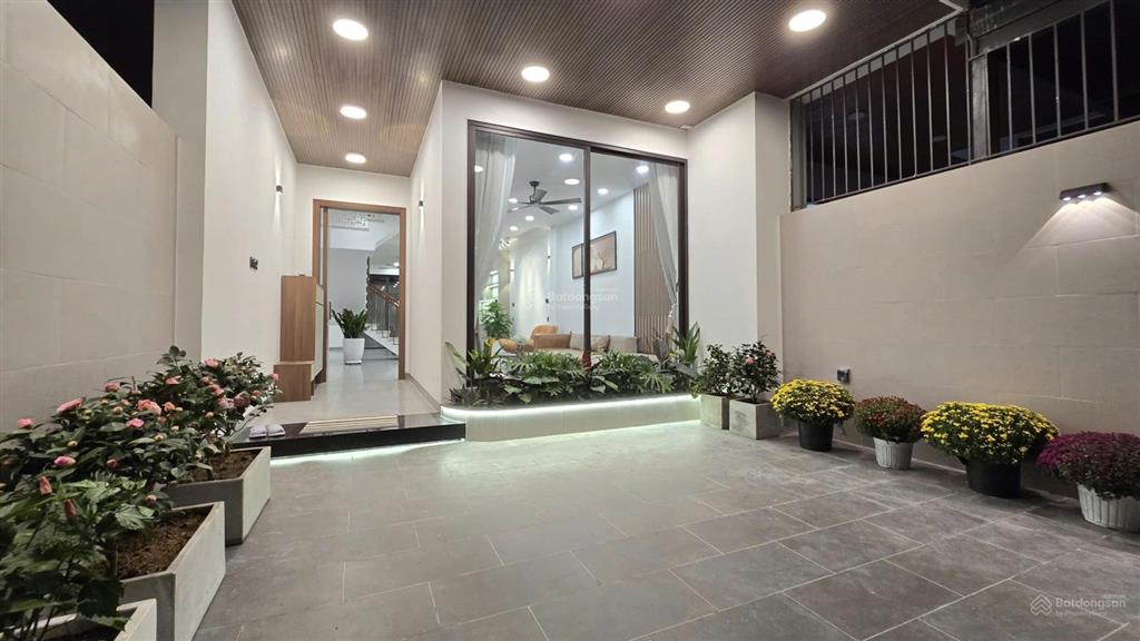 Siêu phẩm nhà đẹp kđt mỹ gia gói 5  giá 9,2 tỷ.
đường 94  kđt mỹ gia gói 5  tp nha trang