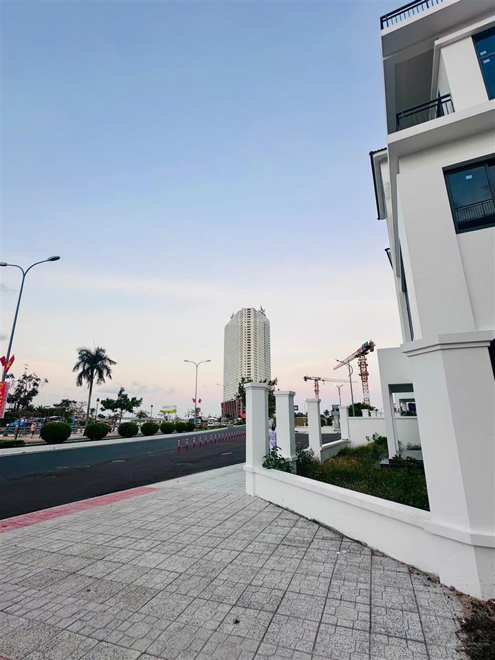 Bán  nhà góc 5 tầng  xây thô khu dự án cồn tân lập  nha trang