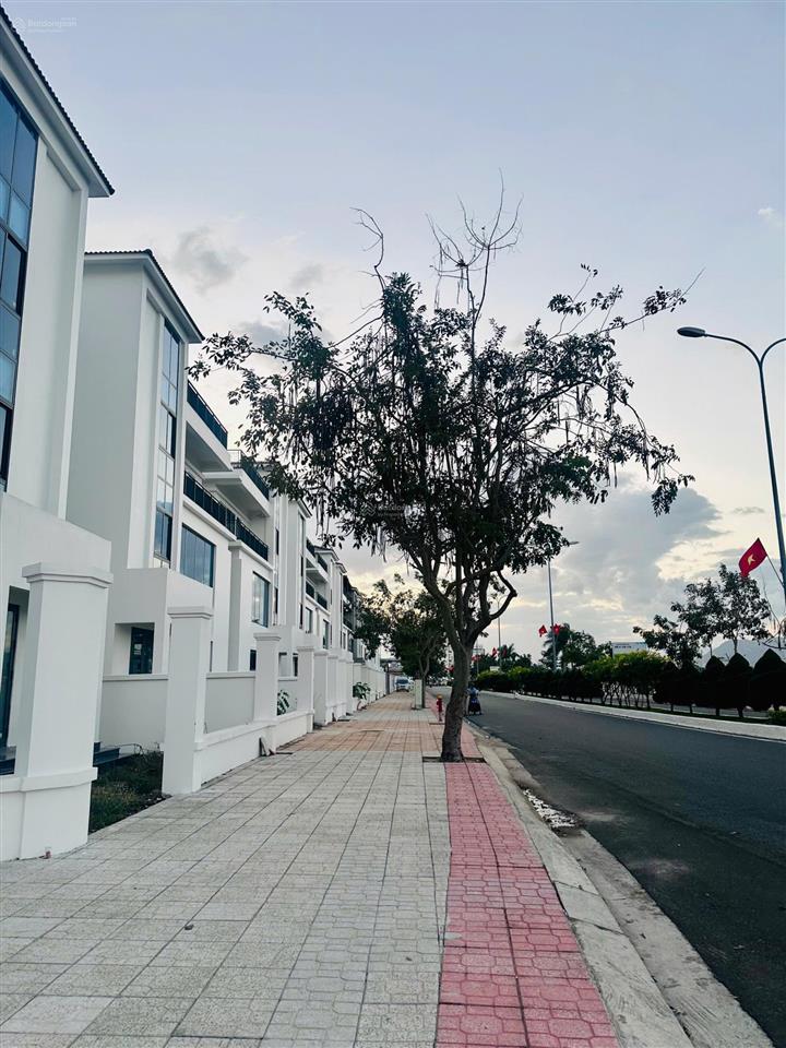 Bán  nhà góc 5 tầng  xây thô khu dự án cồn tân lập  nha trang