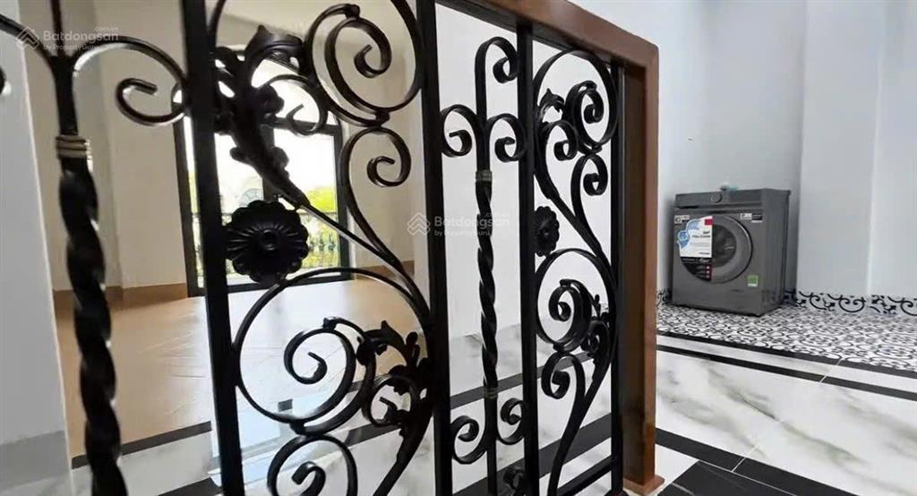 Bán nhà tân cổ điển 3 tầng mới 100% có thang máy full nội thất cao cấp hà quang 2