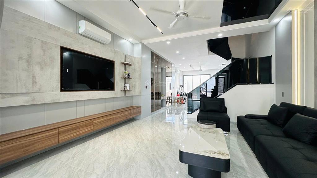 Nhà đẹp 3 tầng mới xây mỹ gia gói 5. gần sông quán trường 2 mặt thoáng, hạ giá còn 8,9 tỷ