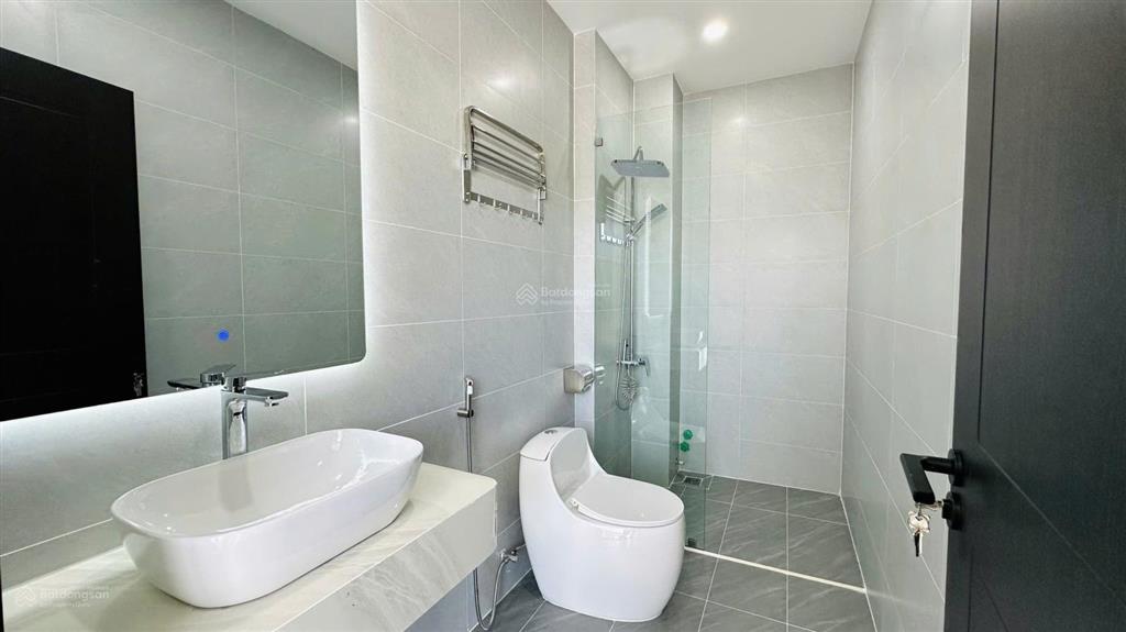 Nhà đẹp 3 tầng mới xây mỹ gia gói 5. gần sông quán trường 2 mặt thoáng, hạ giá còn 8,9 tỷ
