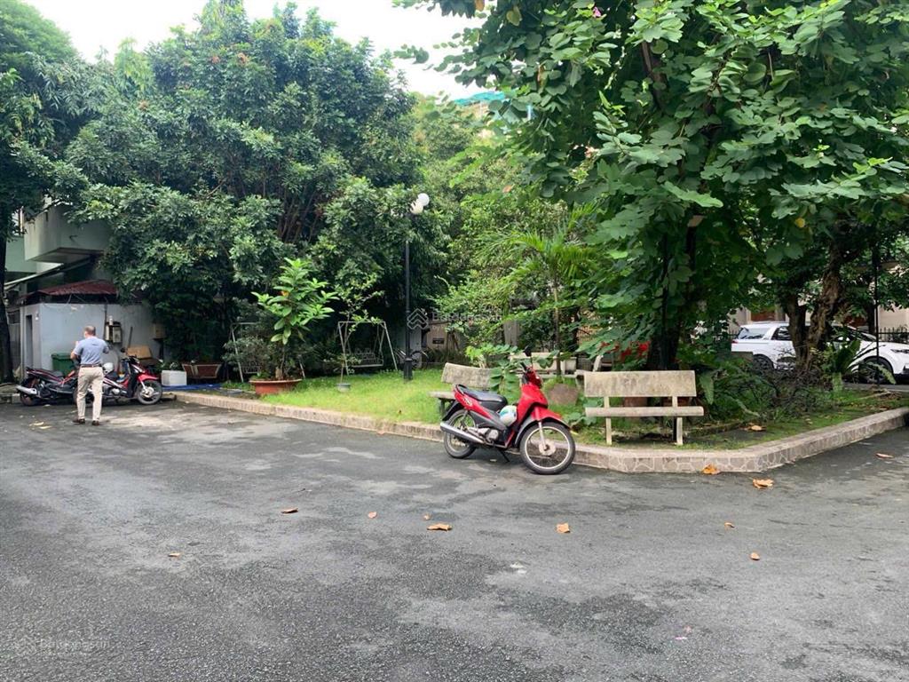 Bán rẻ biệt thự phổ quang gần sân bay, phường 2, quận tân bình