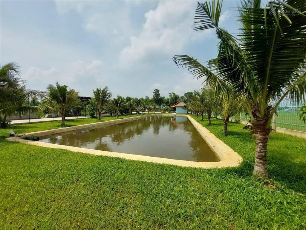 Bán rẻ 10,7 tỷ biệt thự 5000m2 ngay dự án vingroup, long an