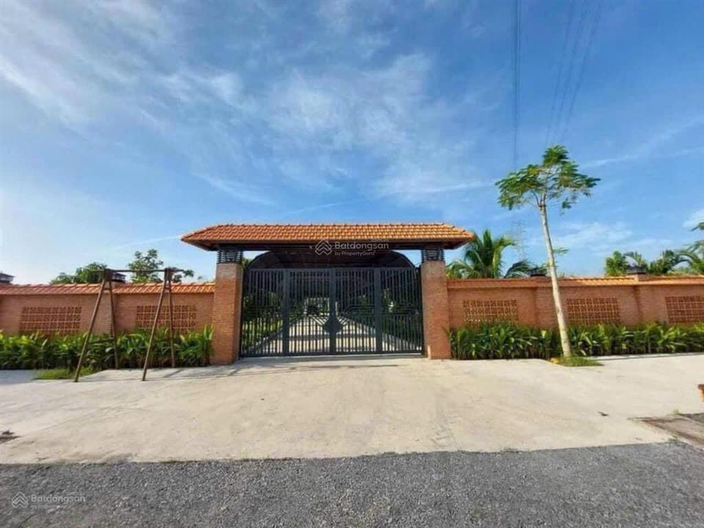 Bán rẻ 10,7 tỷ biệt thự 5000m2 ngay dự án vingroup, long an