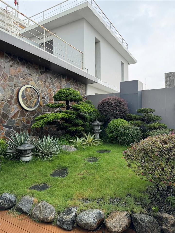 Bán rẻ căn hộ penthouse 355m2 giá 8,5 tỷ