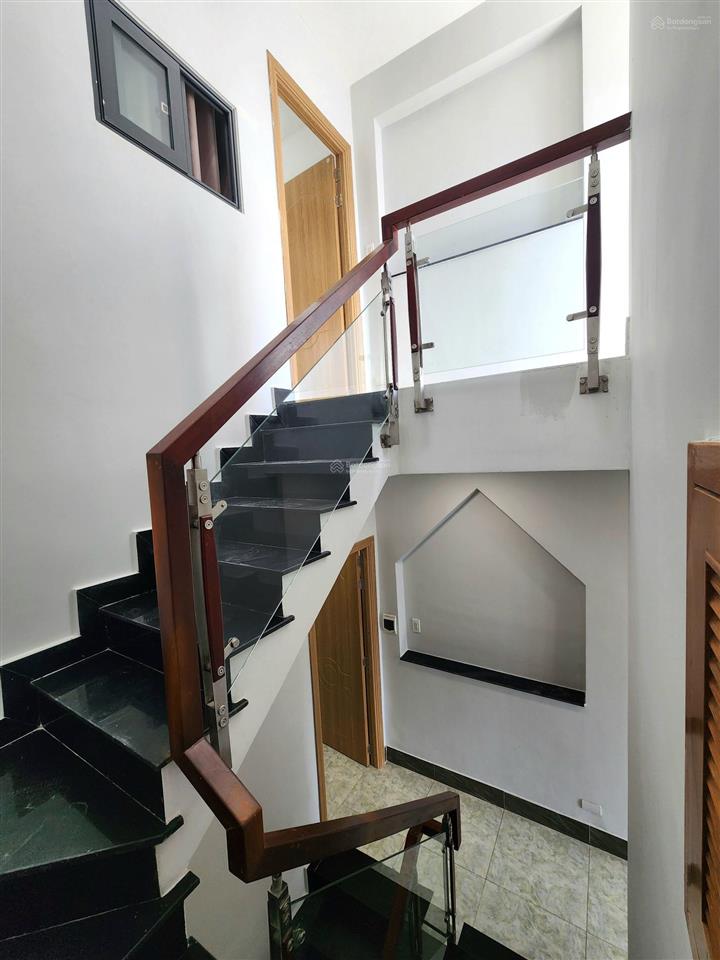 Bán nhà mới 3 tầng, hxh đường phú định, p16 q8 (cũ), 5pn 4wc