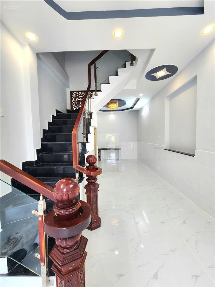 Bán nhà mới 3 tầng, hxh đường phú định, p16 q8 (cũ), 5pn 4wc