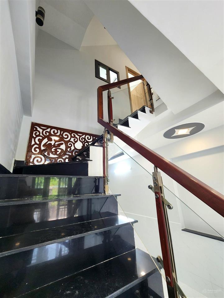 Bán nhà mới 3 tầng, hxh đường phú định, p16 q8 (cũ), 5pn 4wc