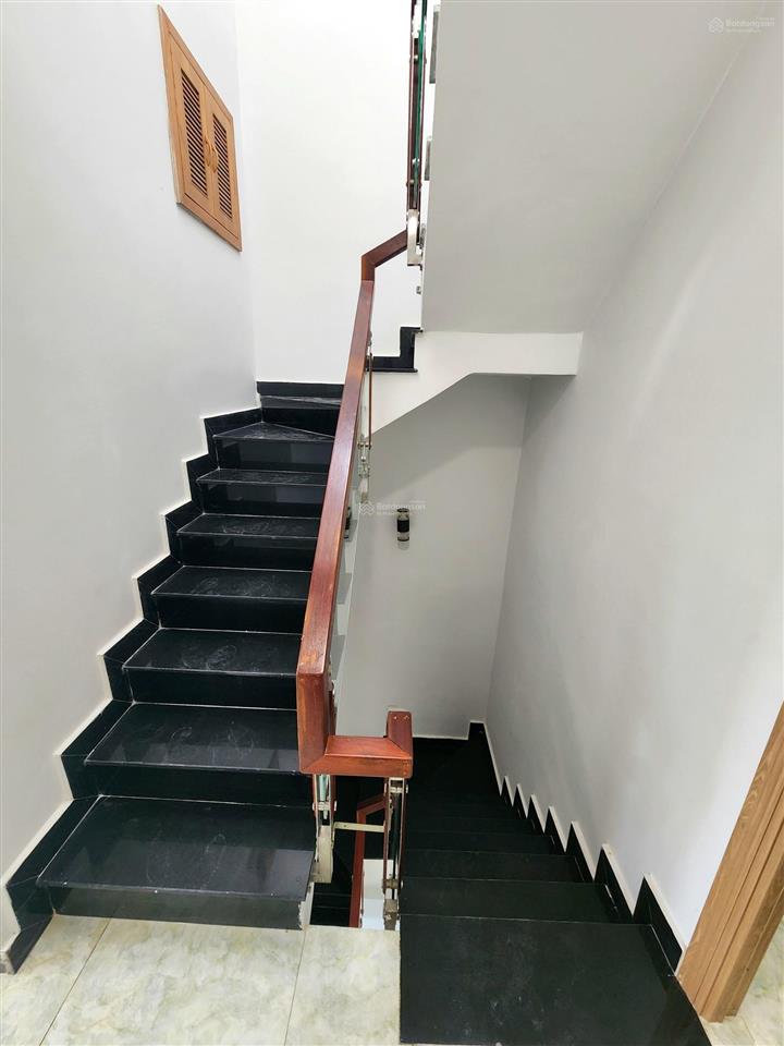 Bán nhà mới 3 tầng, hxh đường phú định, p16 q8 (cũ), 5pn 4wc