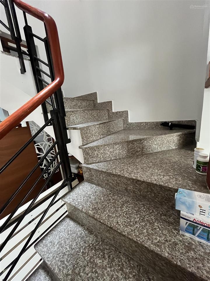 Bán nhà mt đường phạm hữu lầu q7 . giá 16.5 tỷ tl