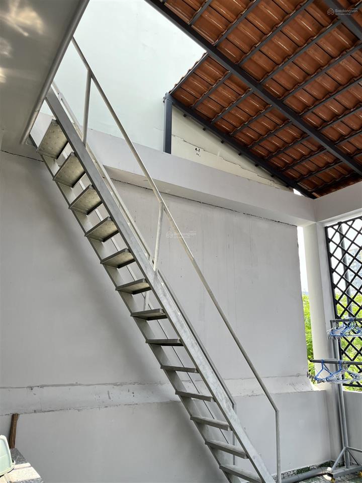 Bán nhà mt đường phạm hữu lầu q7 . giá 16.5 tỷ tl