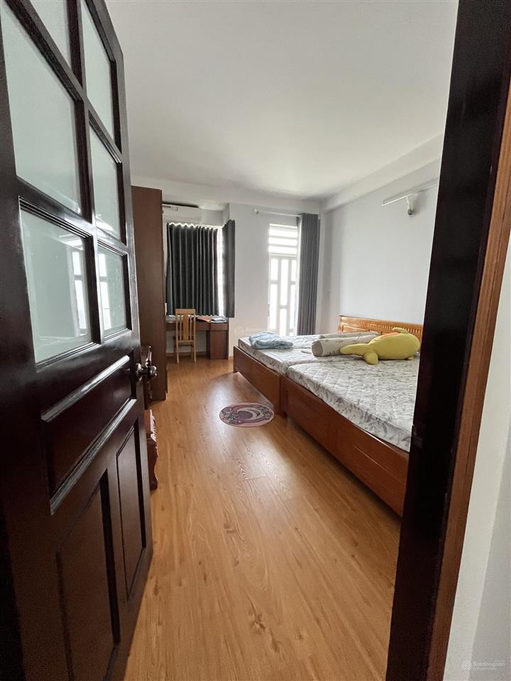 Bán nhà mt đường phạm hữu lầu q7 . giá 16.5 tỷ tl
