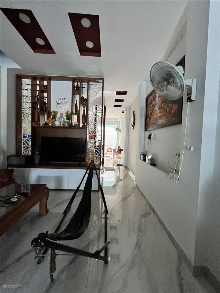 Bán nhà mt đường phạm hữu lầu q7 . giá 16.5 tỷ tl