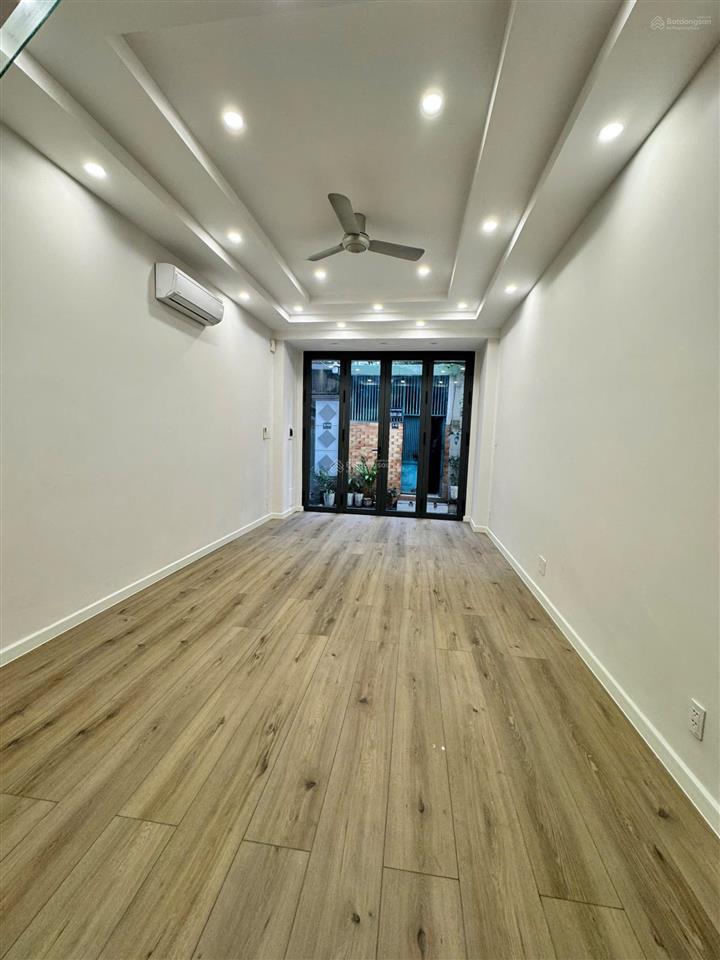 Bán nhà phố mới xây tại đinh tiên hoàng q1. 11,6tỷ dt đất 32,6m2, 1 trệt, 3 lầu