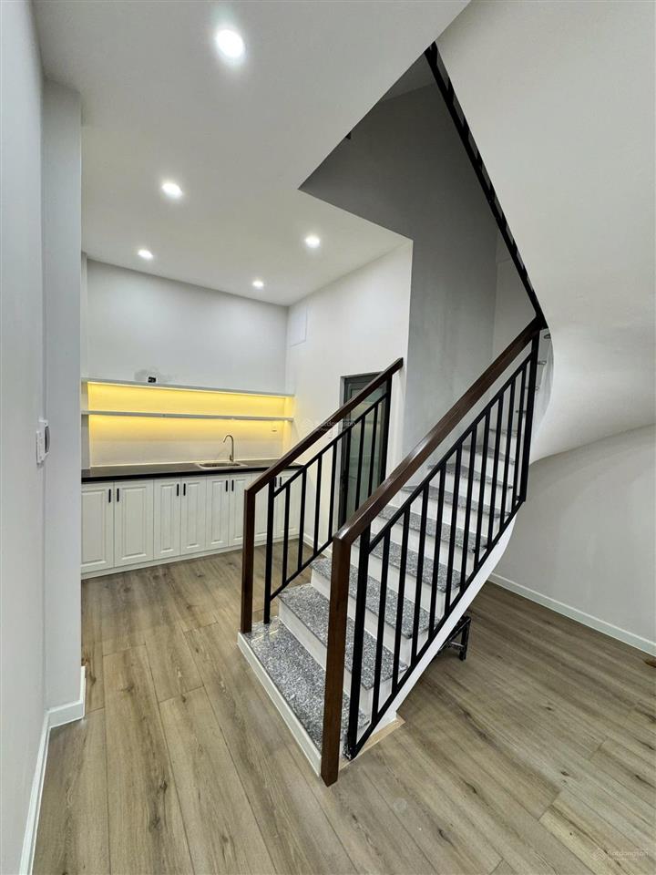 Bán nhà phố mới xây tại đinh tiên hoàng q1. 11,6tỷ dt đất 32,6m2, 1 trệt, 3 lầu