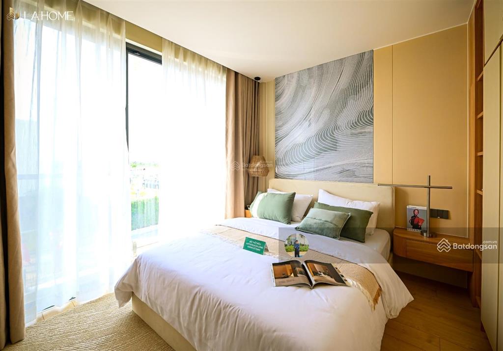 Bán gấp căn nhà phố la home view kênh 80m2 giá 3,6 tỷ.  0933 575 ***