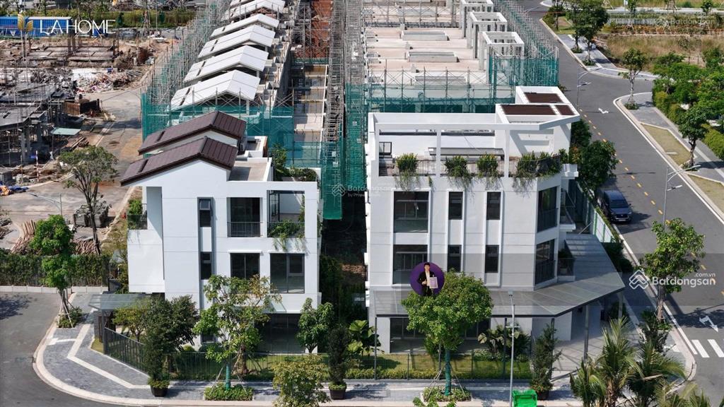 Sở hữu ngay nhà phố 1 trệt 2 lầu 90m2 chỉ 3,9 tỷ ngay trung tâm bến lức,dự án la home, 0933 575 ***