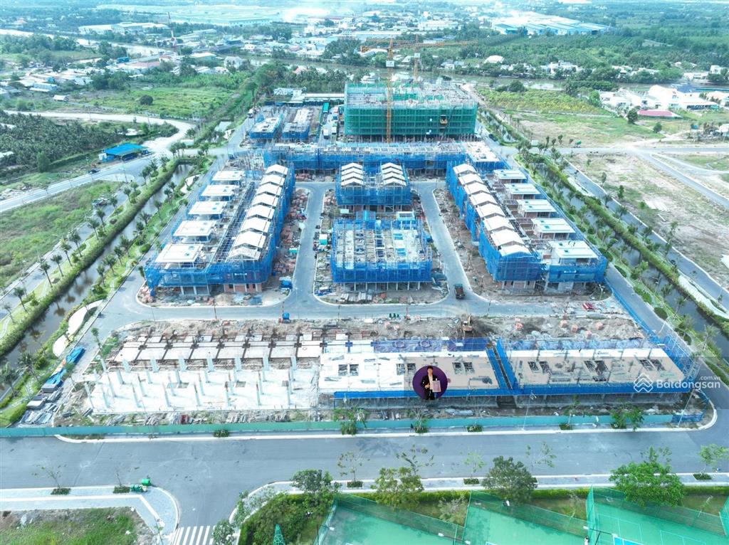 Sở hữu ngay nhà phố 1 trệt 2 lầu 90m2 chỉ 3,9 tỷ ngay trung tâm bến lức,dự án la home, 0933 575 ***