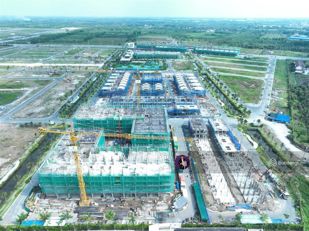 Sở hữu ngay nhà phố 1 trệt 2 lầu 90m2 chỉ 3,9 tỷ ngay trung tâm bến lức,dự án la home, 0933 575 ***