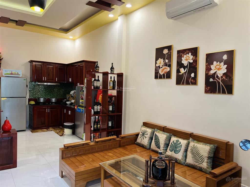 Chính chủ bán nhà phố mặt tiền trung tâm xã tiểu cần giá 2,7 tỷ/shr dt 225m2 sàn bao sang tên cc